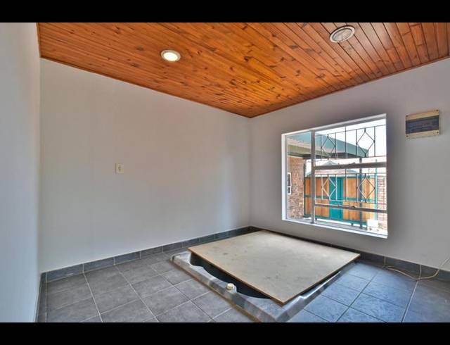 2 BEDROOM TOWNHOUSE FOR SALE IN BRACKENDOWNS